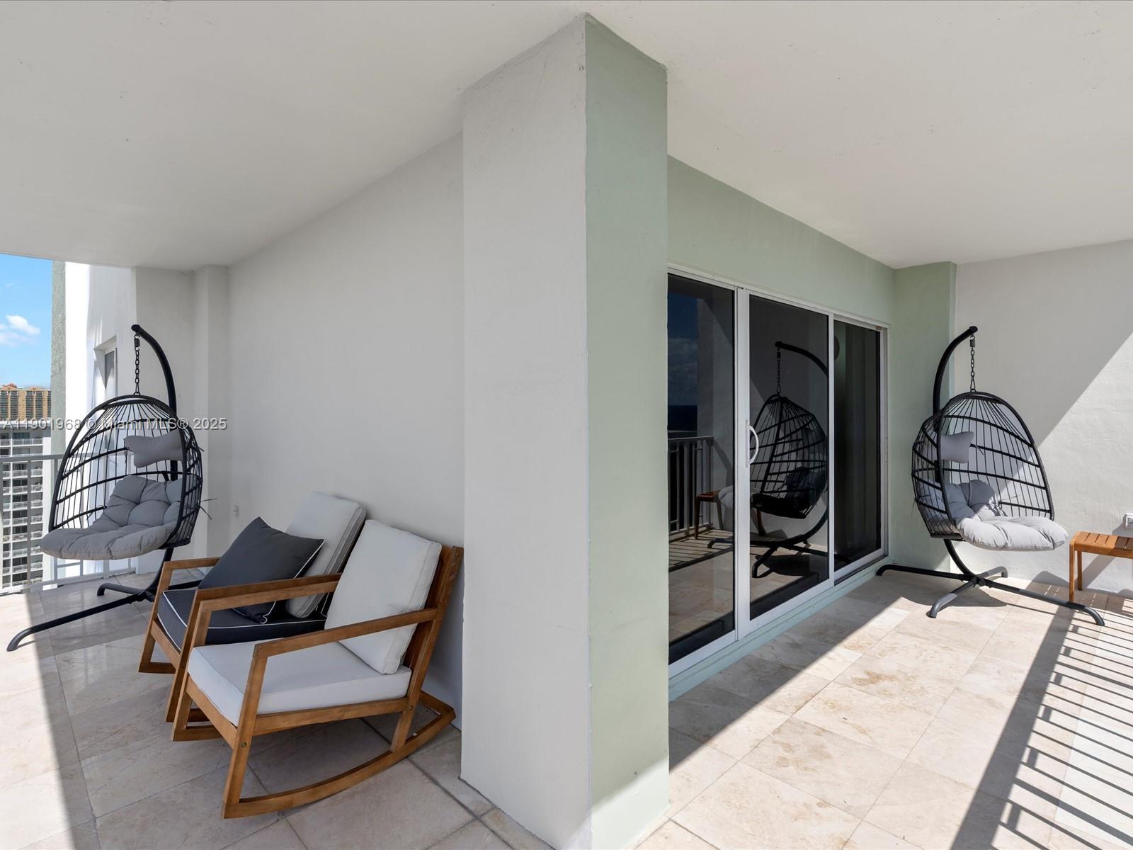 500 Bayview Dr #1722 Sunny Isles Beach, FL 33160