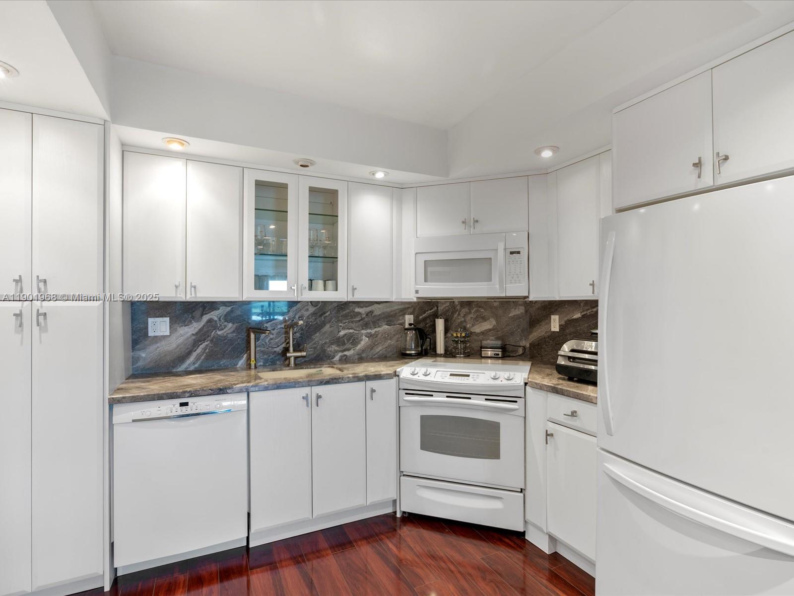 500 Bayview Dr #1722 Sunny Isles Beach, FL 33160