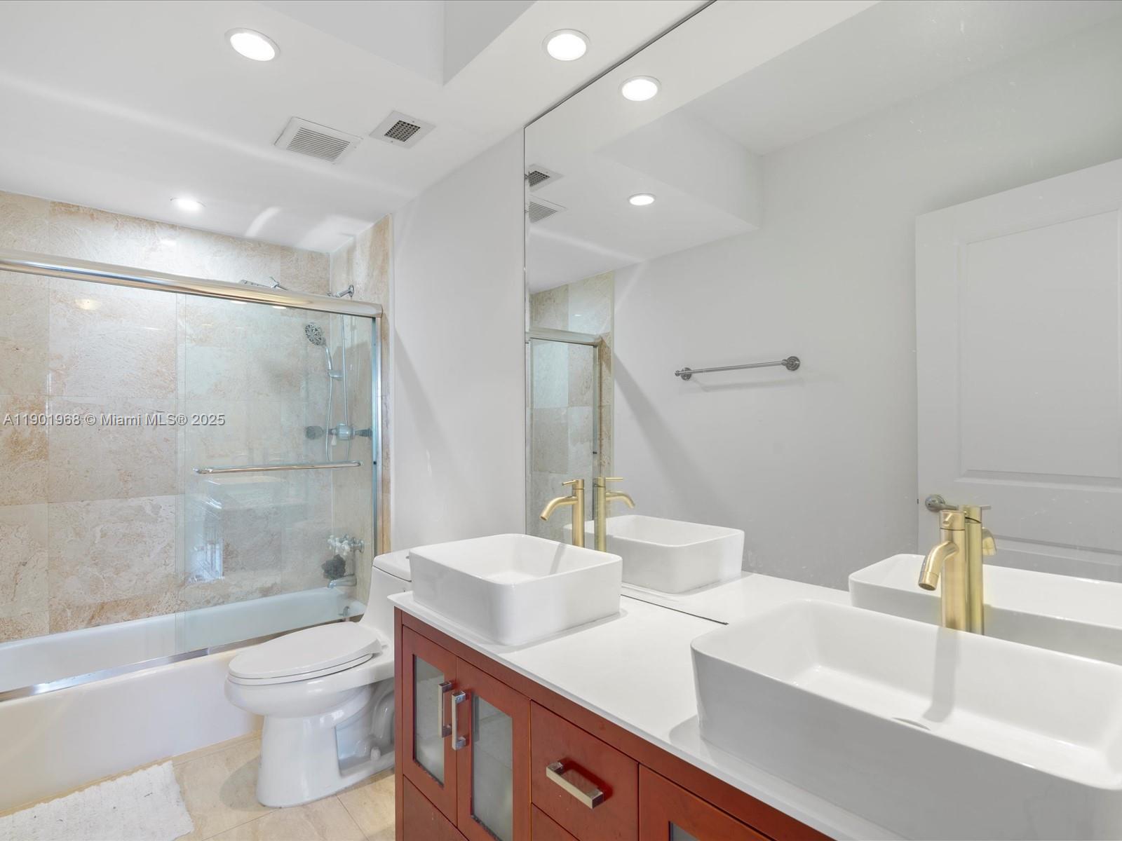 500 Bayview Dr #1722 Sunny Isles Beach, FL 33160