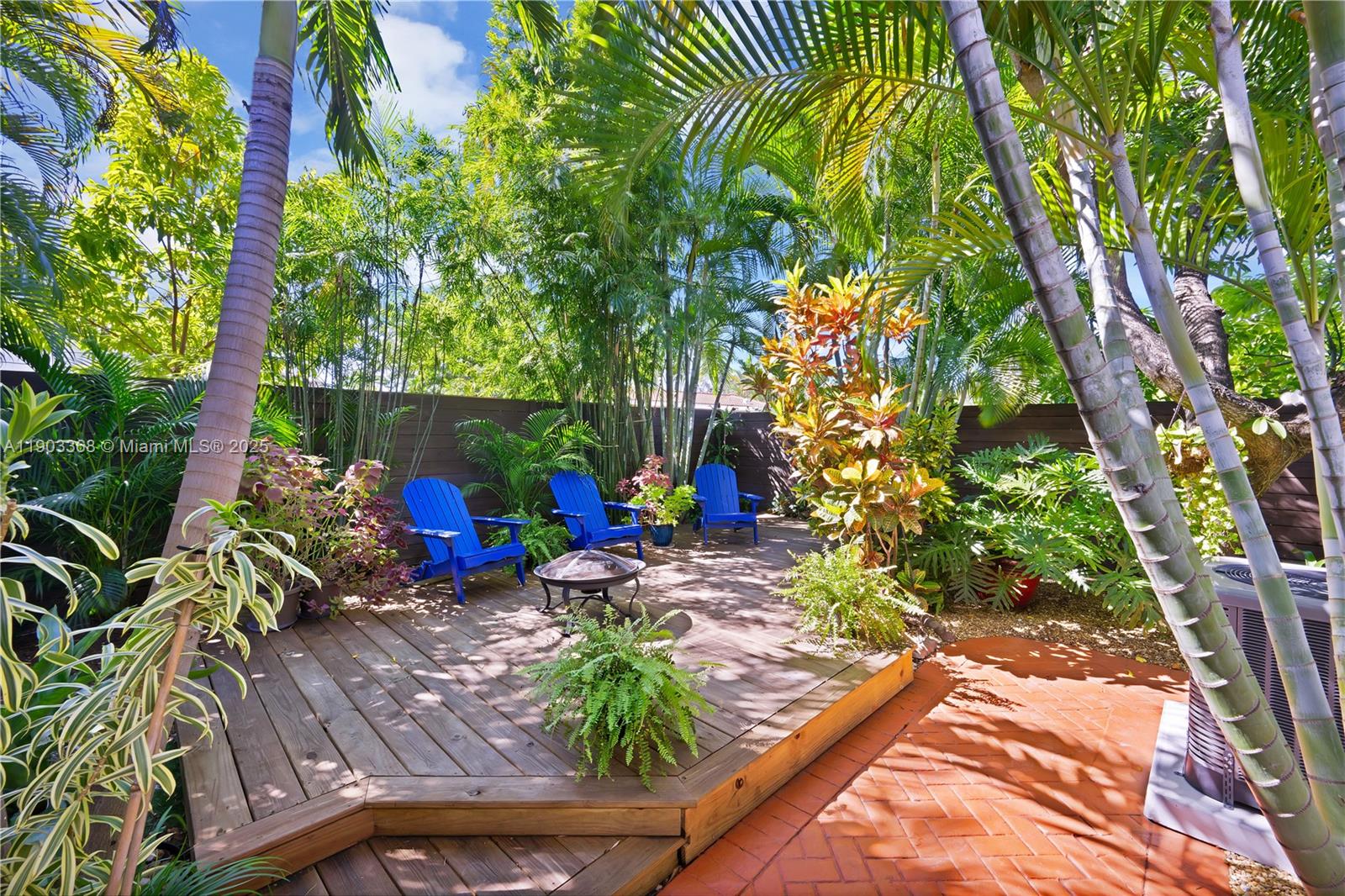 818 NE 3rd St Hallandale Beach, FL 33009