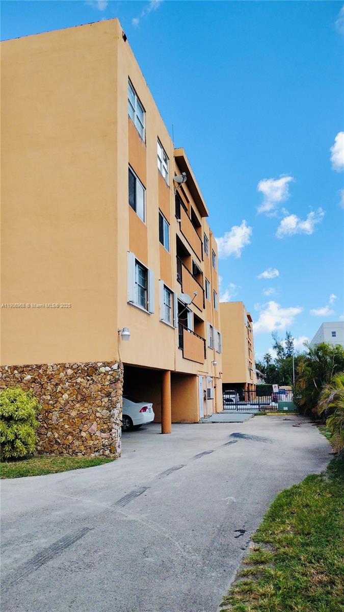 295 NW 72nd Ave #401