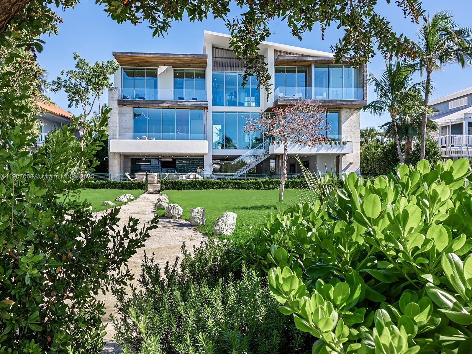 236 Costa Bravo Dr Islamorada, FL 33036