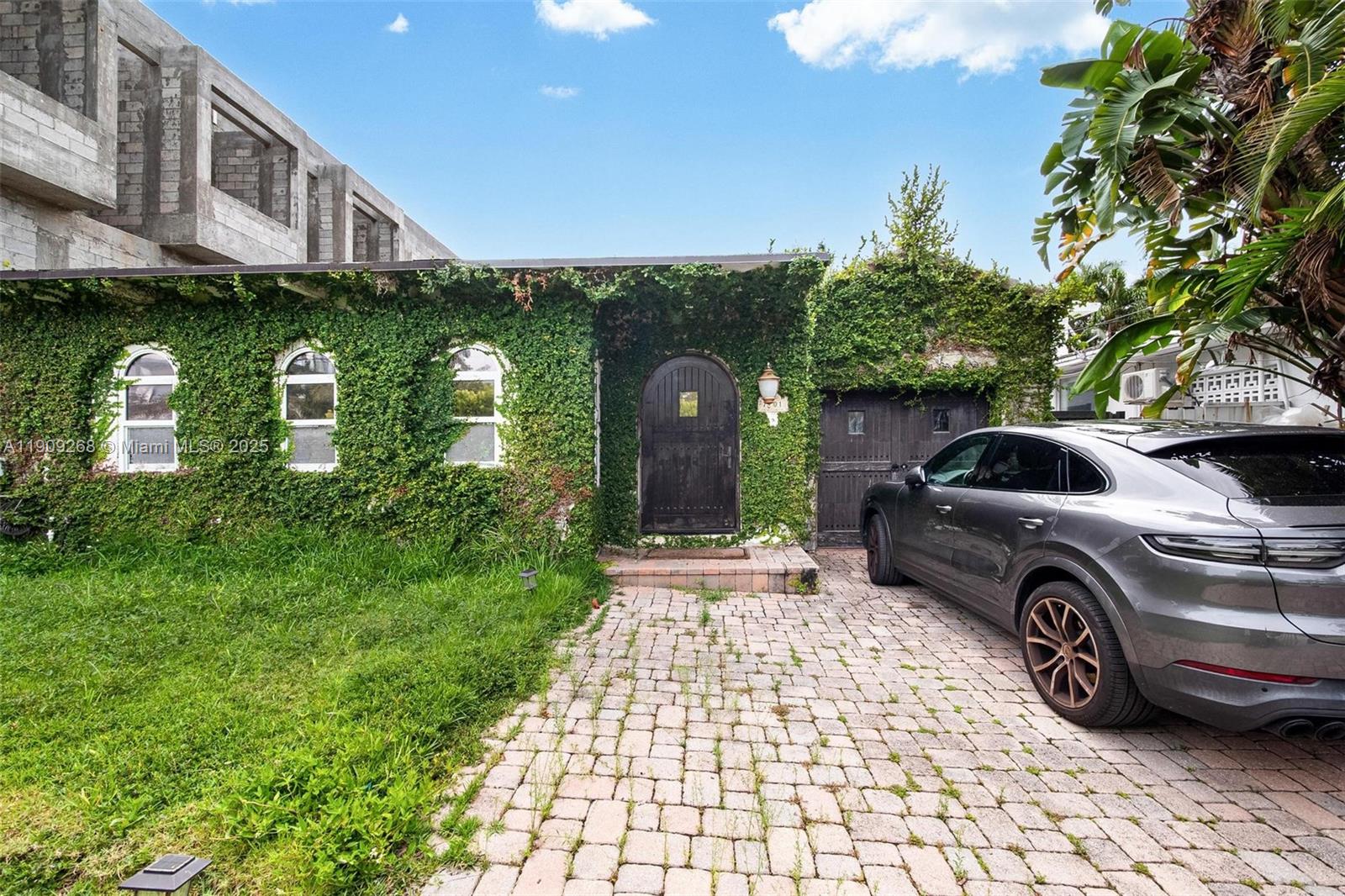 7701 NE 8th Ave Miami, FL 33138