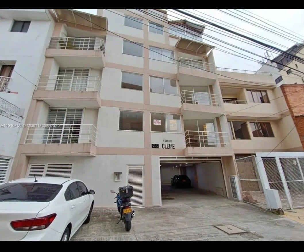 Calle 2 Oeste #24A174 Miraflor #101