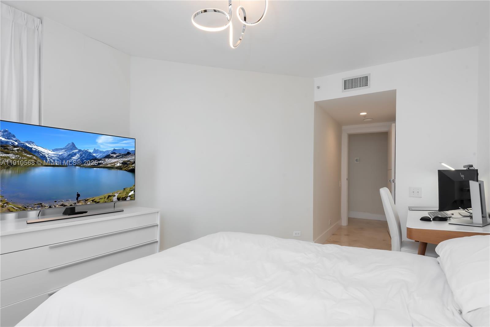 701 Brickell Key Blvd #1912 Miami, FL 33131