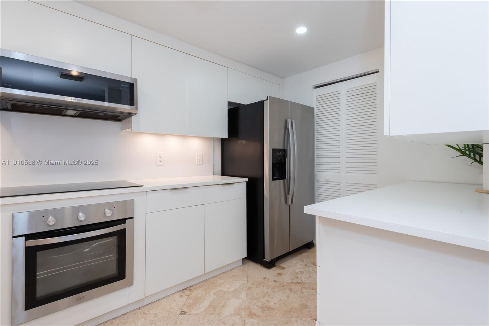 701 Brickell Key Blvd #1912 Miami, FL 33131