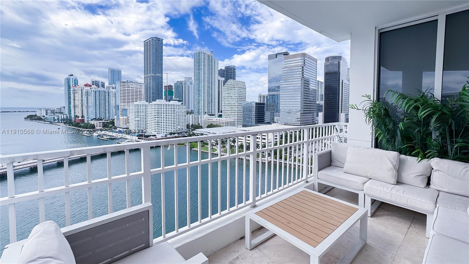 701 Brickell Key Blvd #1912 Miami, FL 33131