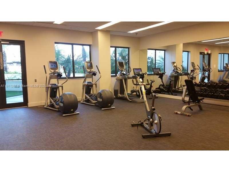 image Nine at Mary Brickell Village11