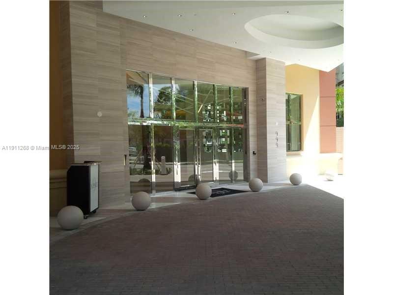 image Nine at Mary Brickell Village1