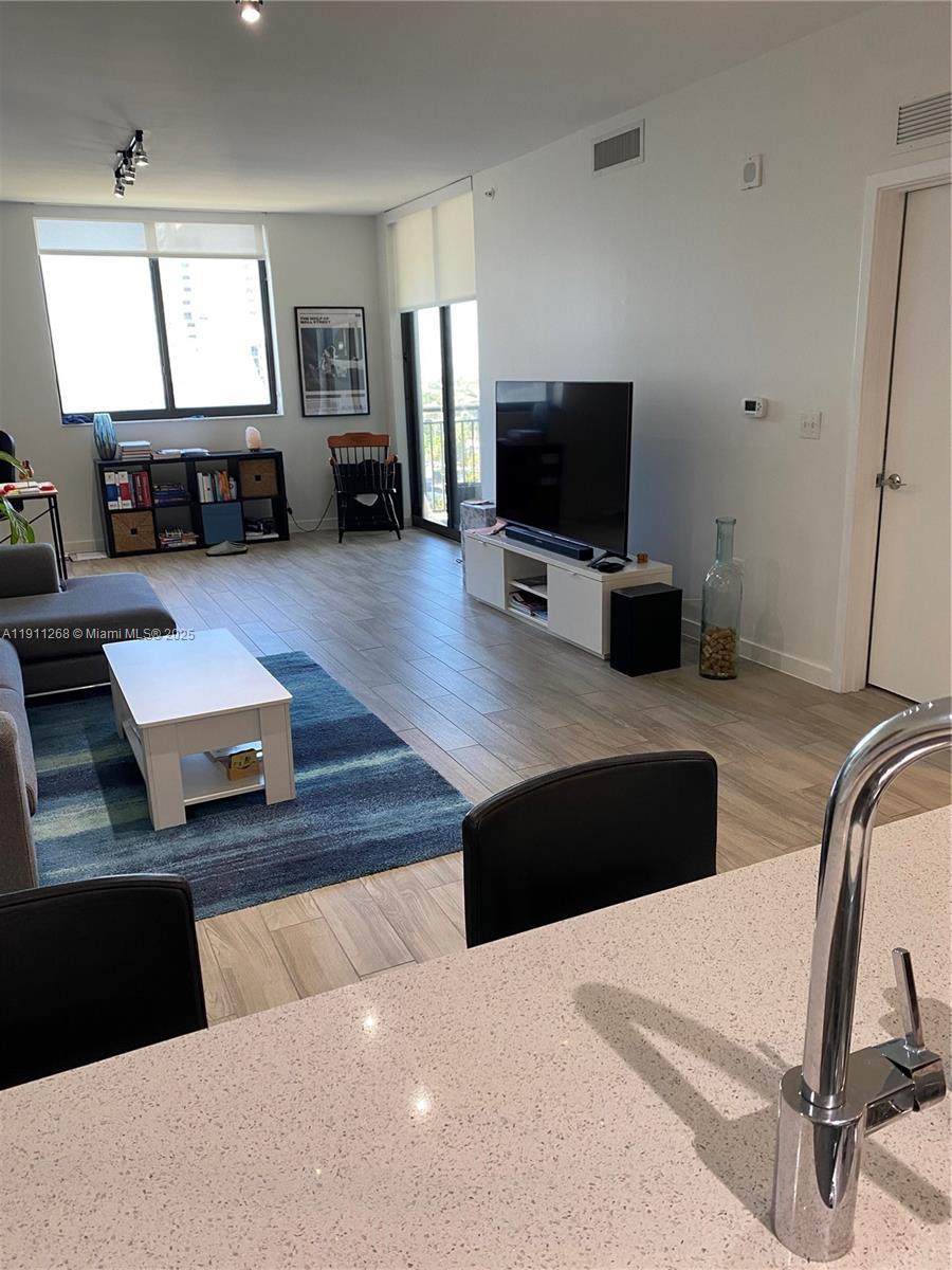 image Nine at Mary Brickell Village3