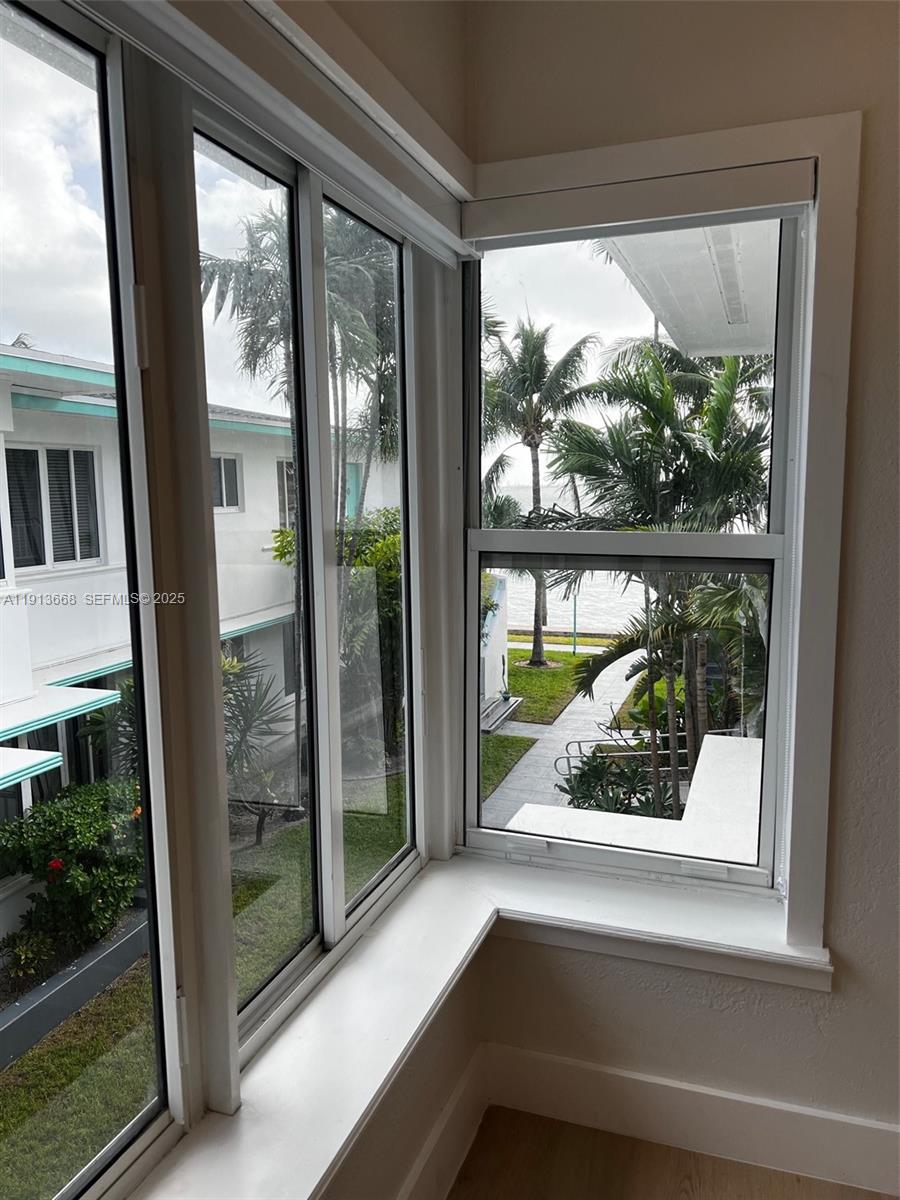 1990 Bay Dr #17 Miami Beach, FL 33141