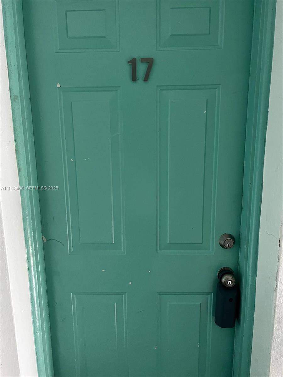 1990 Bay Dr #17 Miami Beach, FL 33141