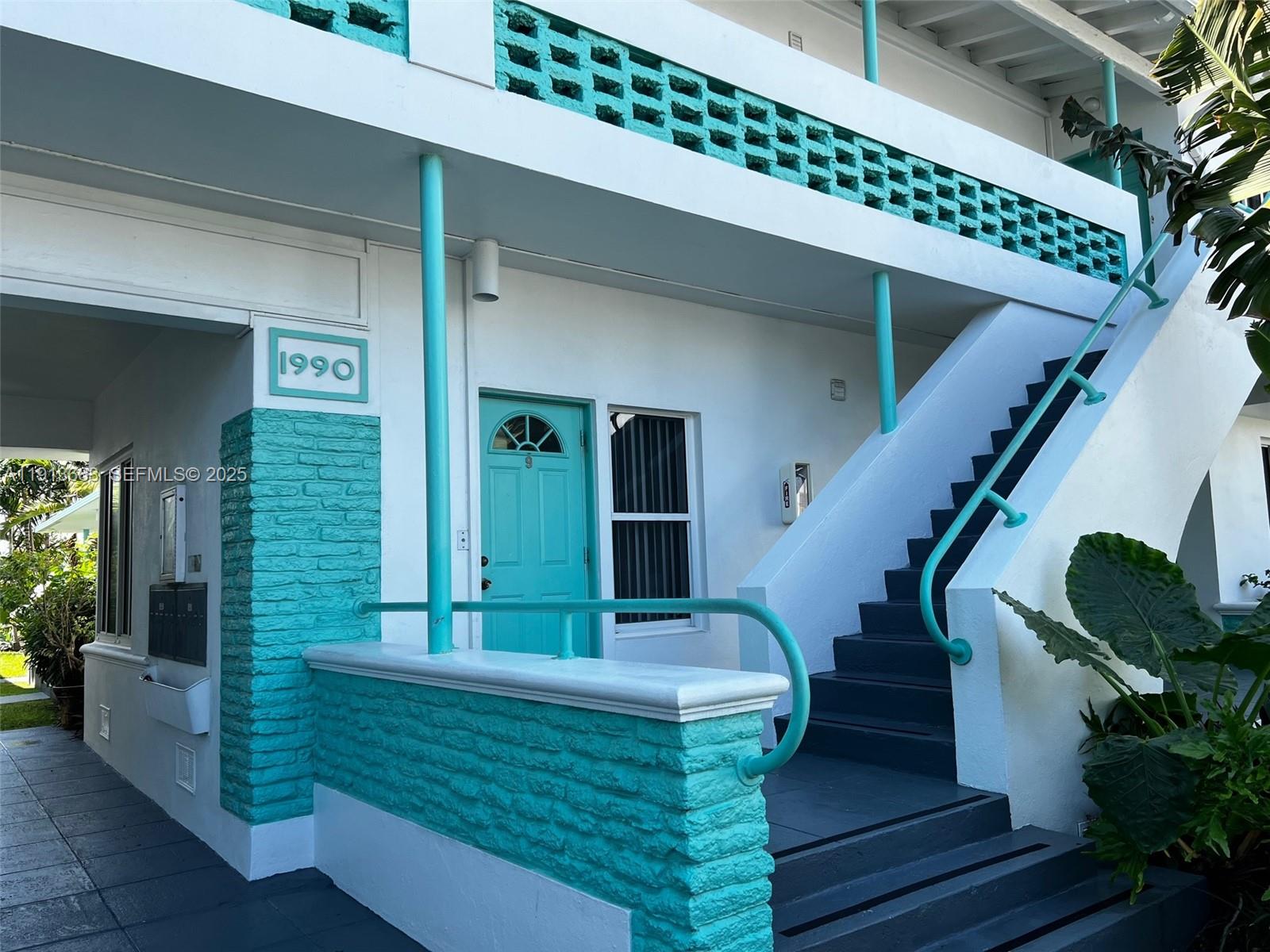 1990 Bay Dr #17 Miami Beach, FL 33141