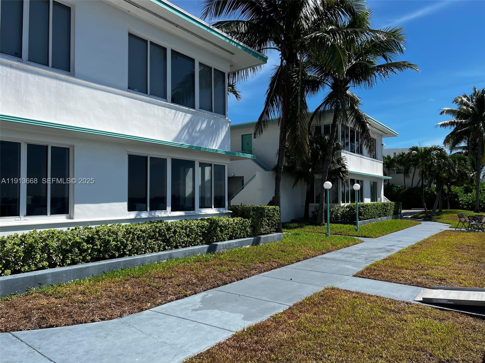 1990 Bay Dr #17 Miami Beach, FL 33141