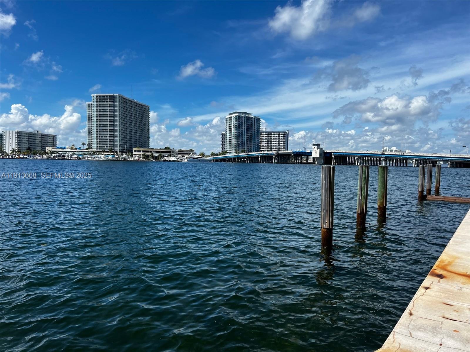 1990 Bay Dr #17 Miami Beach, FL 33141