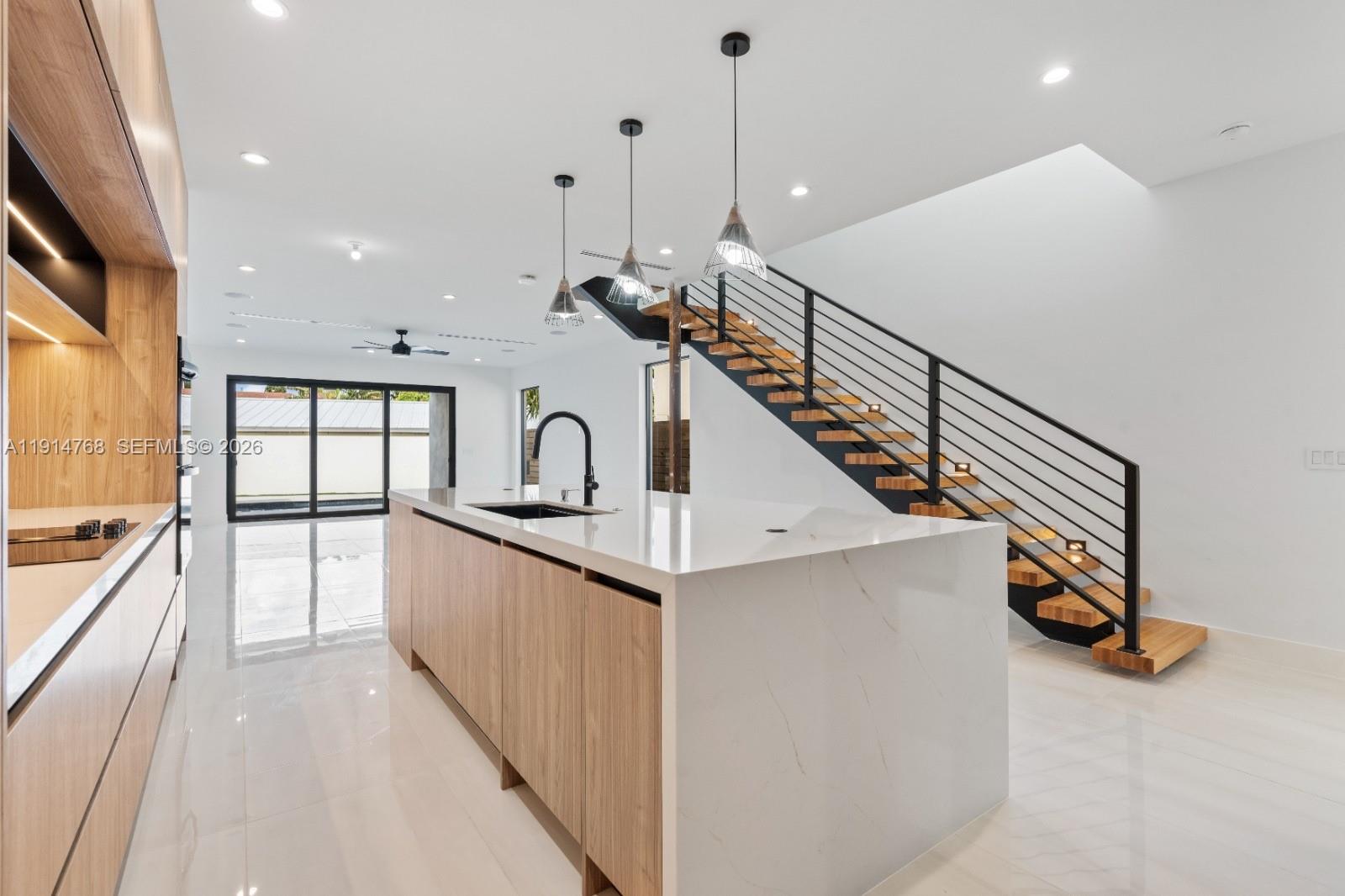 205 NE 17th Ave Fort Lauderdale, FL 33301