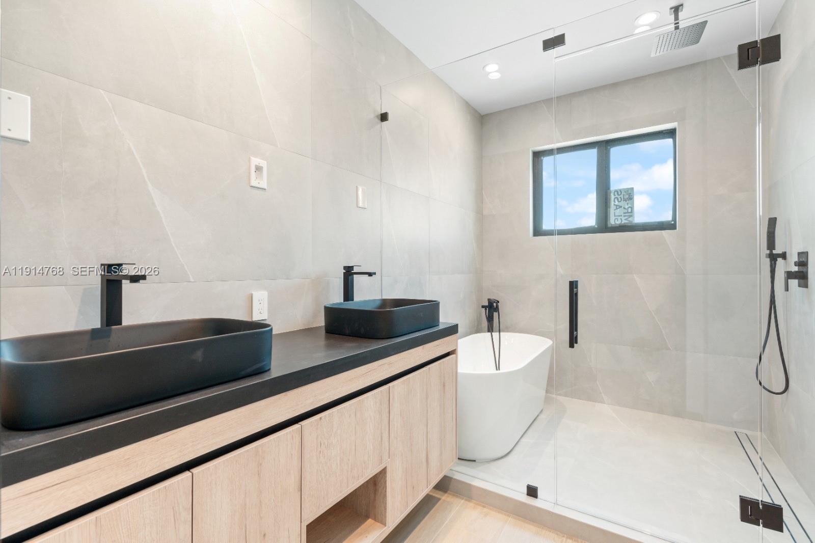 205 NE 17th Ave Fort Lauderdale, FL 33301