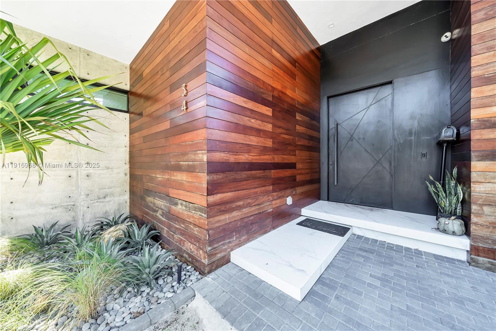 34 SW 26th Rd #N/A Miami, FL 33129