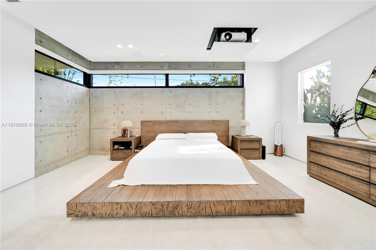 34 SW 26th Rd #N/A Miami, FL 33129