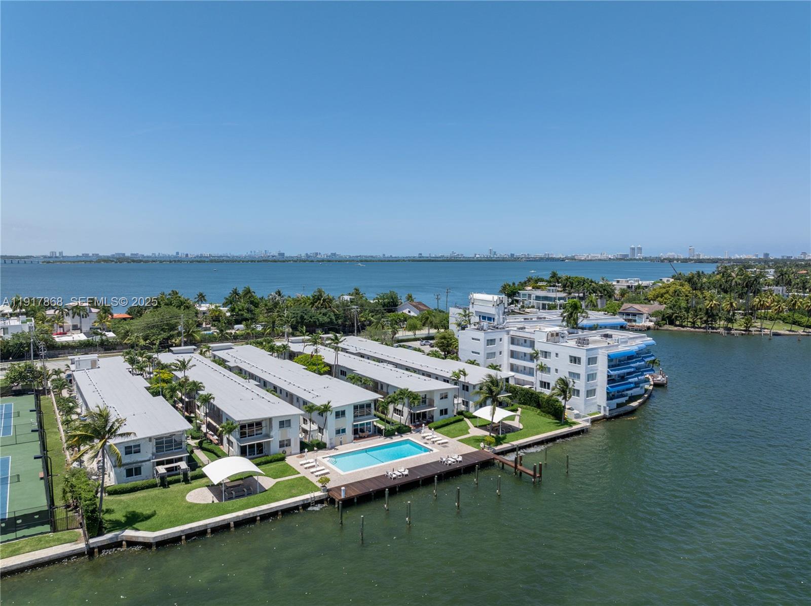 1120 Venetian Way #1D Miami, FL 33139