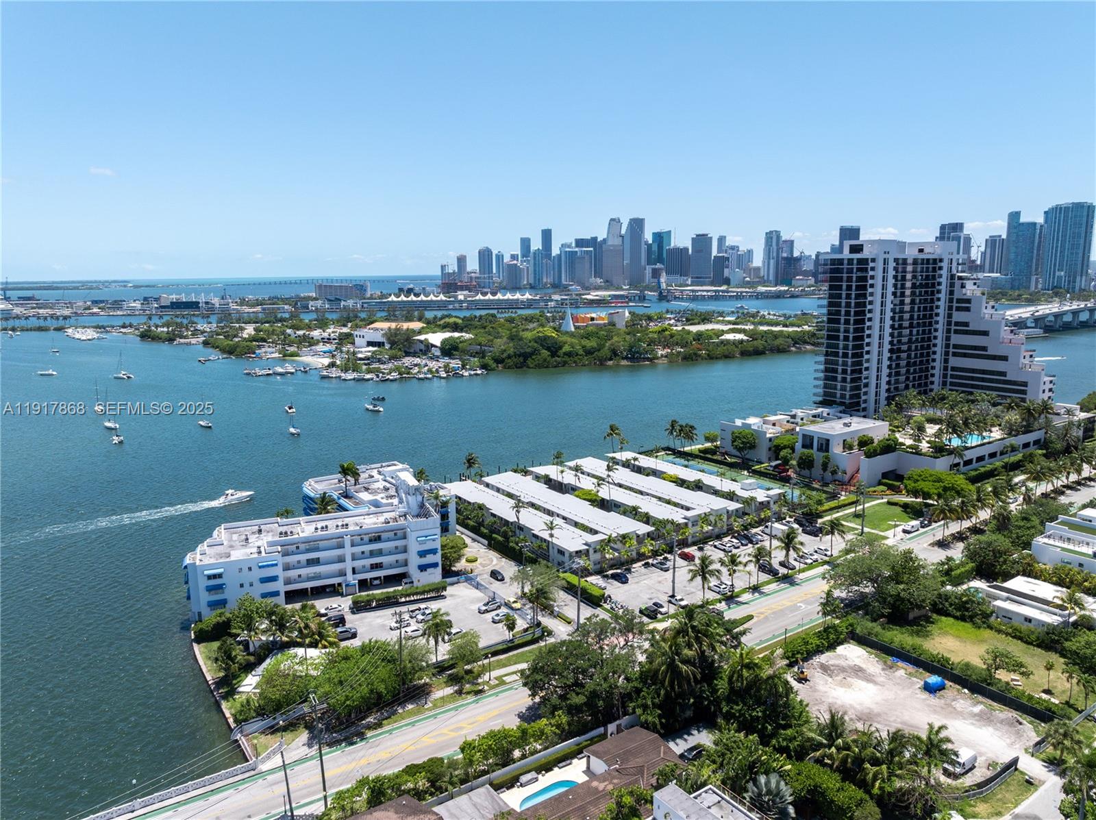 1120 Venetian Way #1D Miami, FL 33139