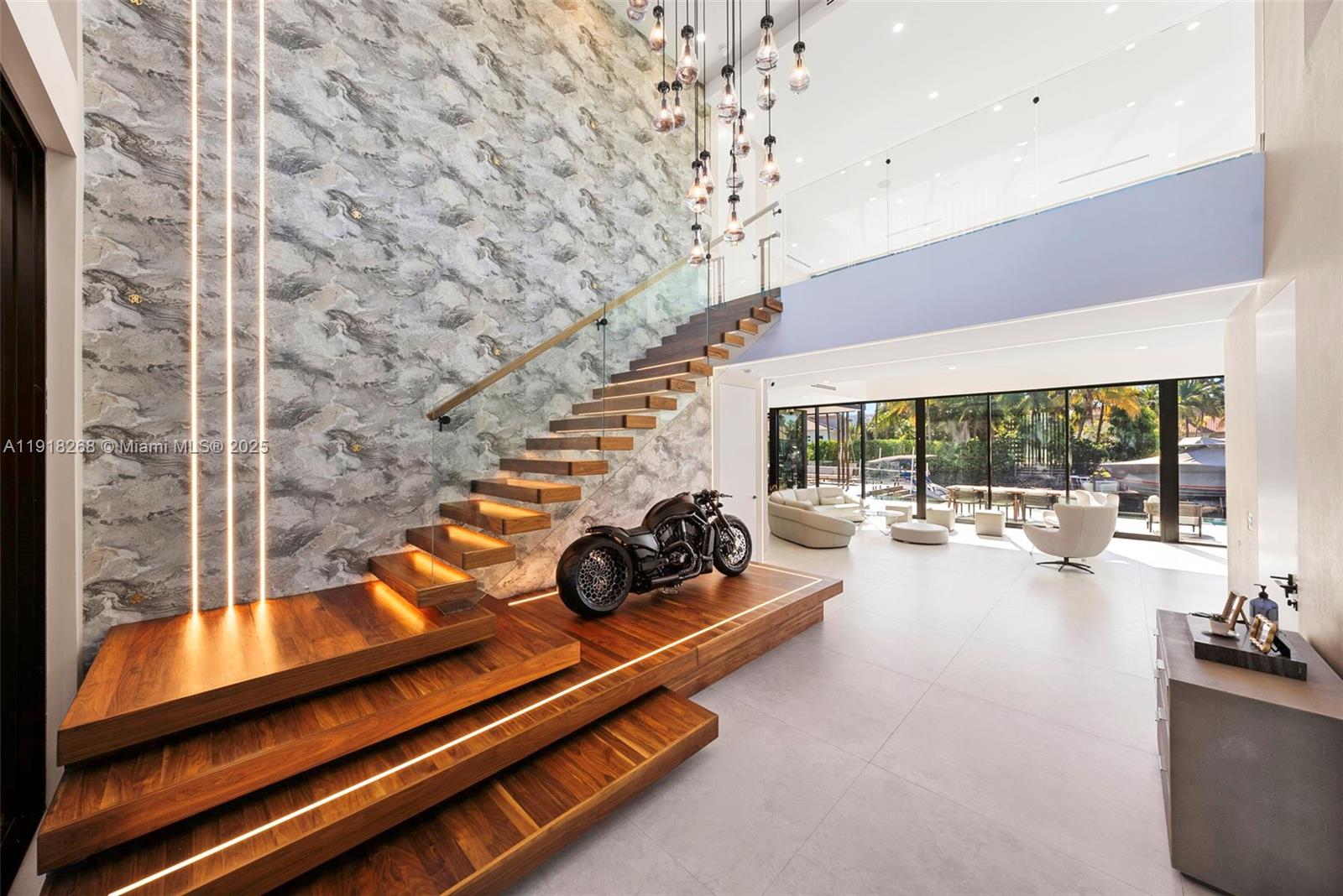 1102 Washington St Hollywood, FL 33019