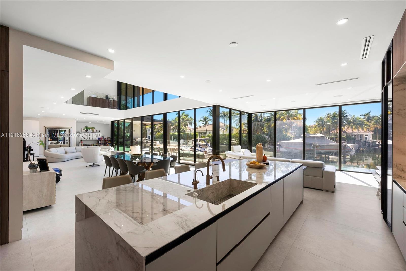 1102 Washington St Hollywood, FL 33019