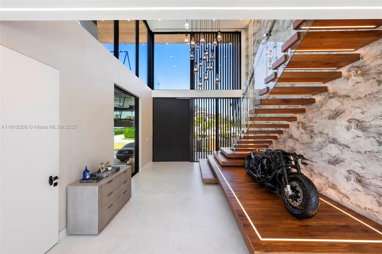 1102 Washington St Hollywood, FL 33019