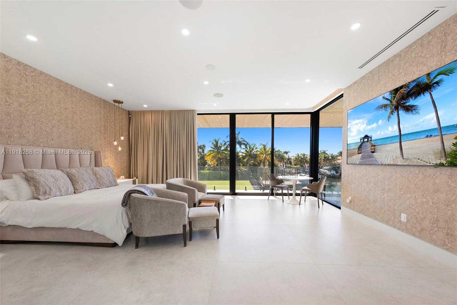 1102 Washington St Hollywood, FL 33019