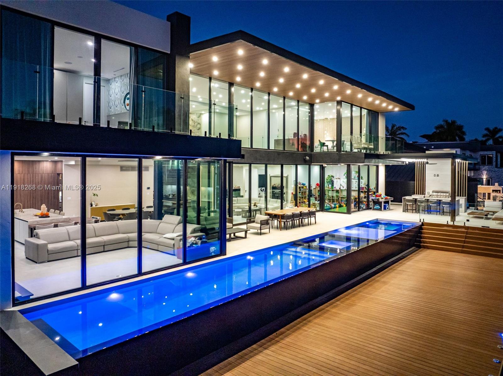 1102 Washington St Hollywood, FL 33019