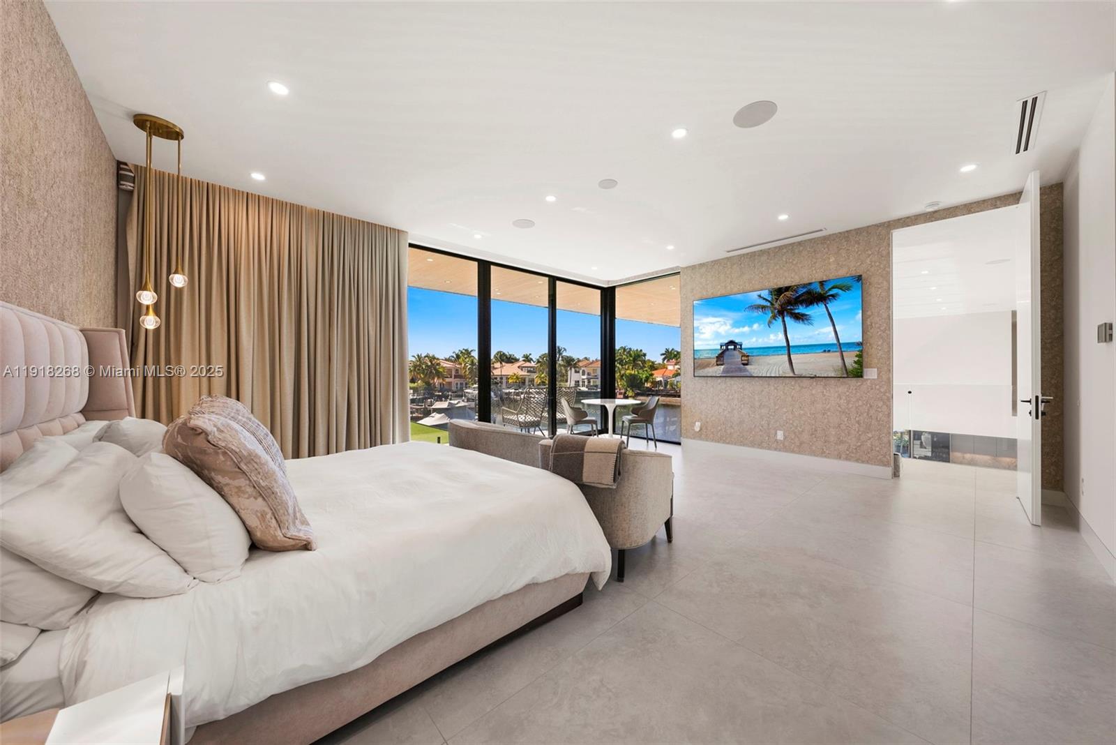 1102 Washington St Hollywood, FL 33019