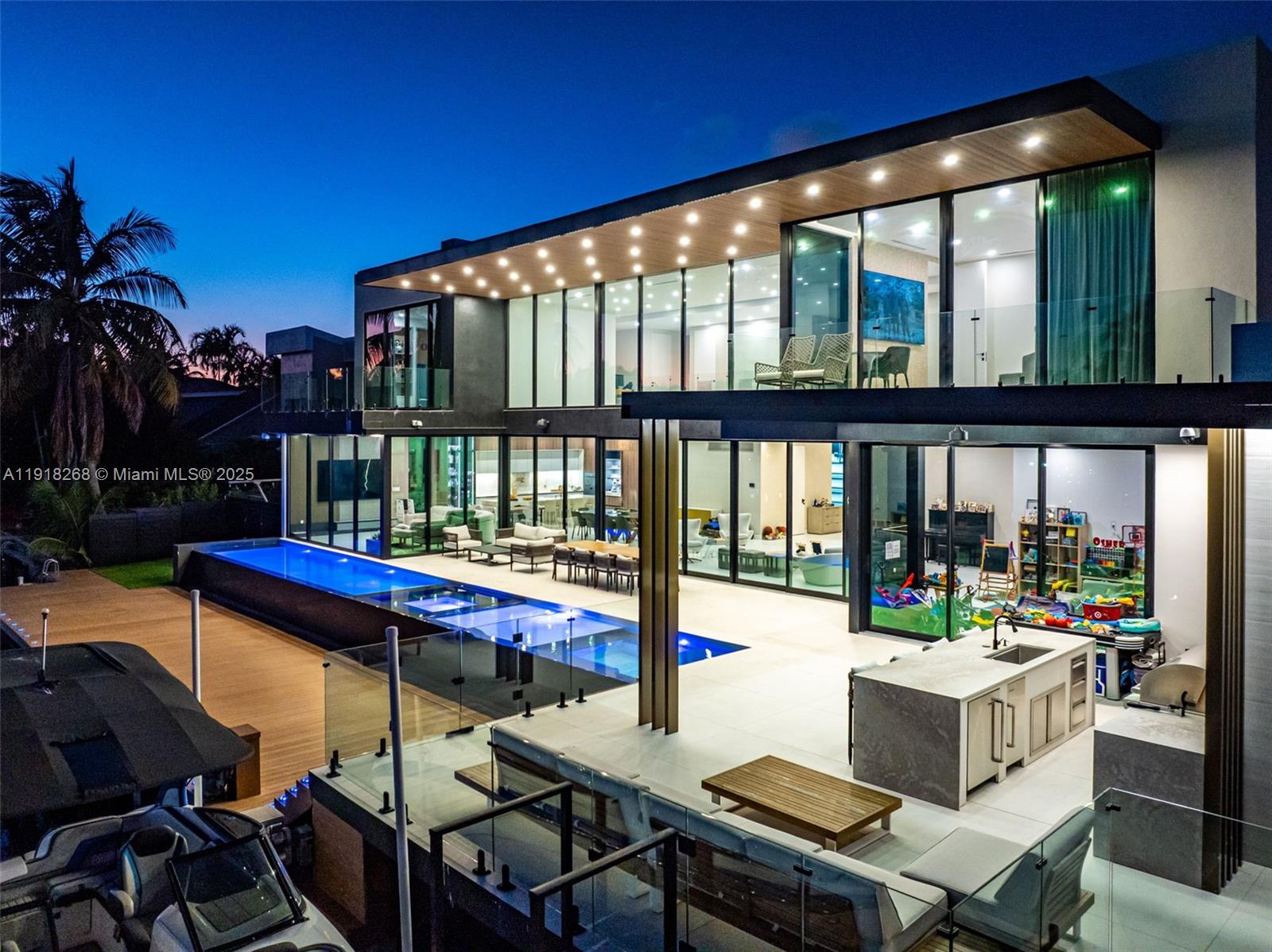 1102 Washington St Hollywood, FL 33019