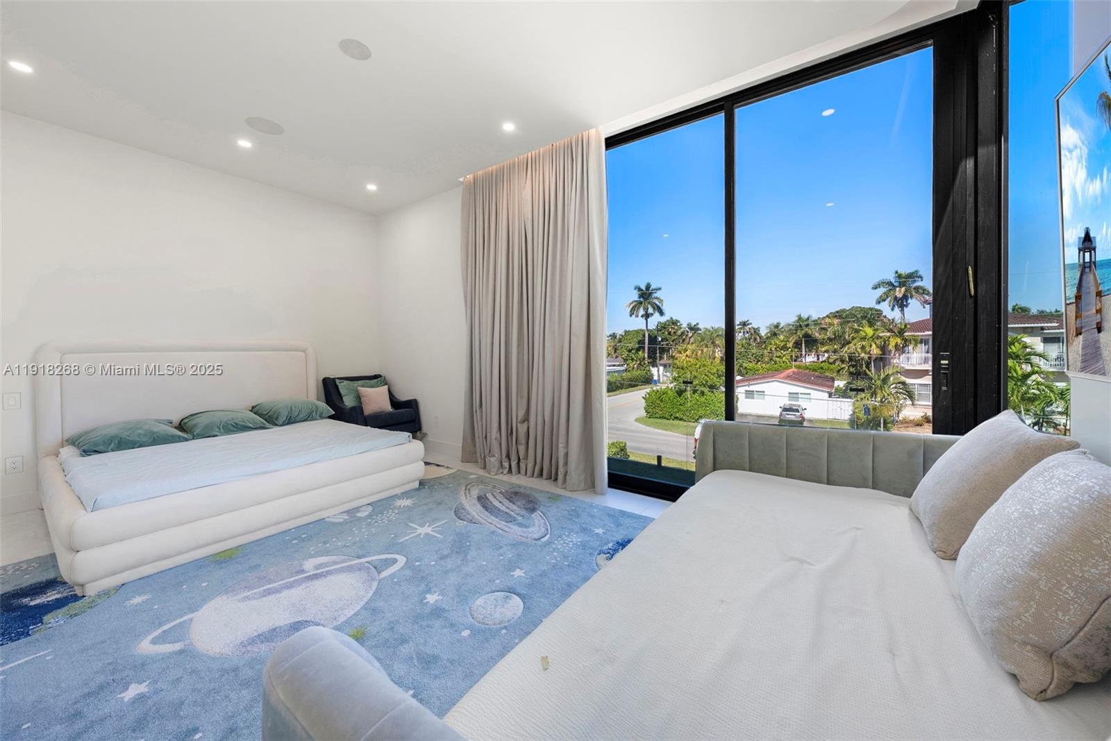 1102 Washington St Hollywood, FL 33019