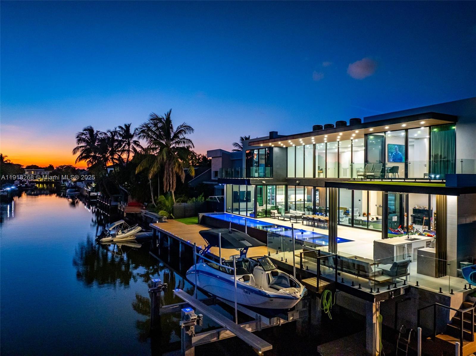 1102 Washington St Hollywood, FL 33019