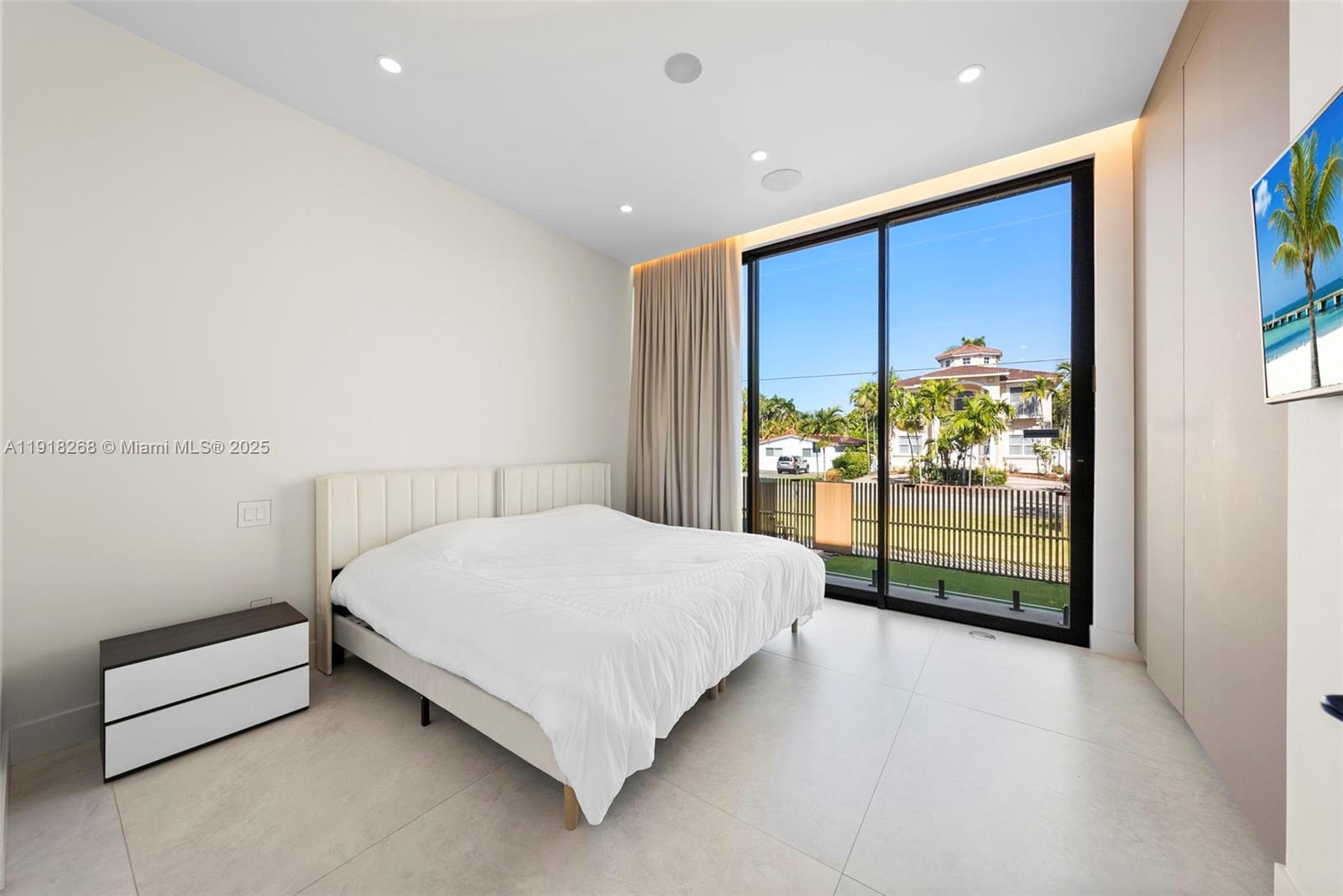 1102 Washington St Hollywood, FL 33019