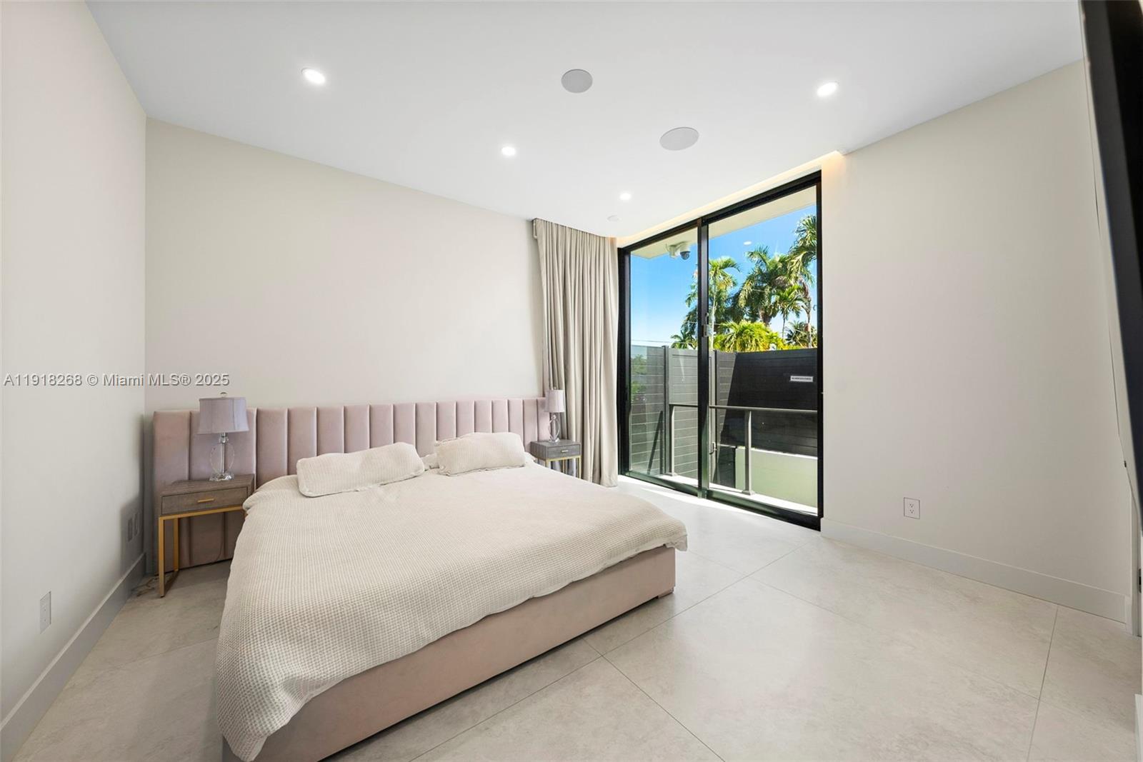 1102 Washington St Hollywood, FL 33019