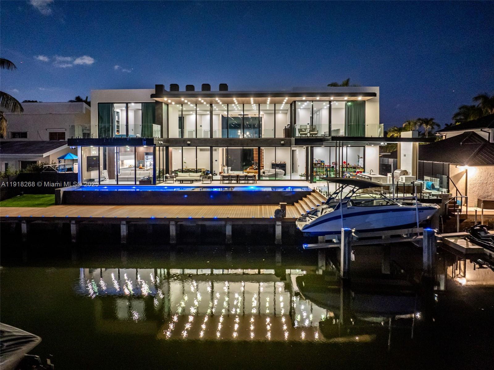 1102 Washington St Hollywood, FL 33019