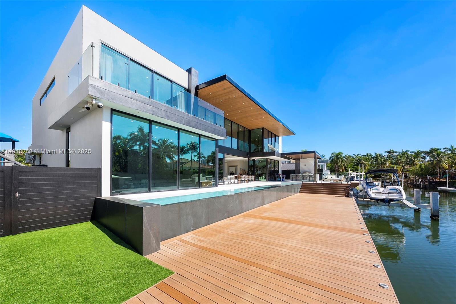 1102 Washington St Hollywood, FL 33019