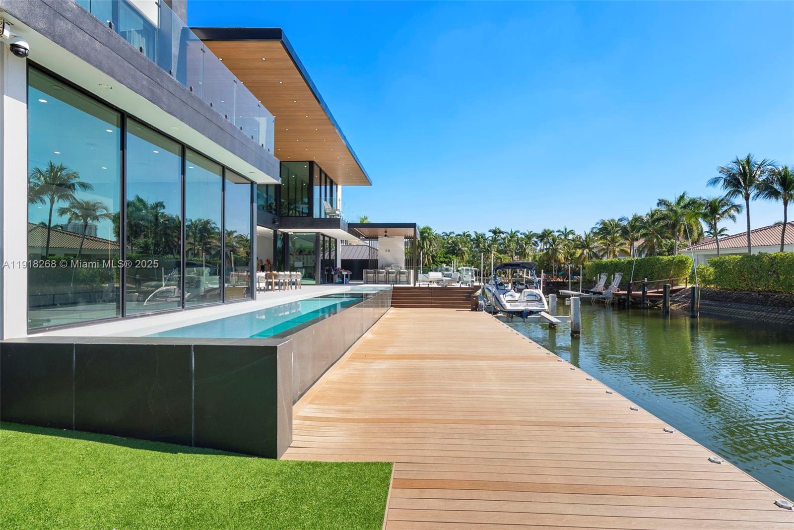 1102 Washington St Hollywood, FL 33019