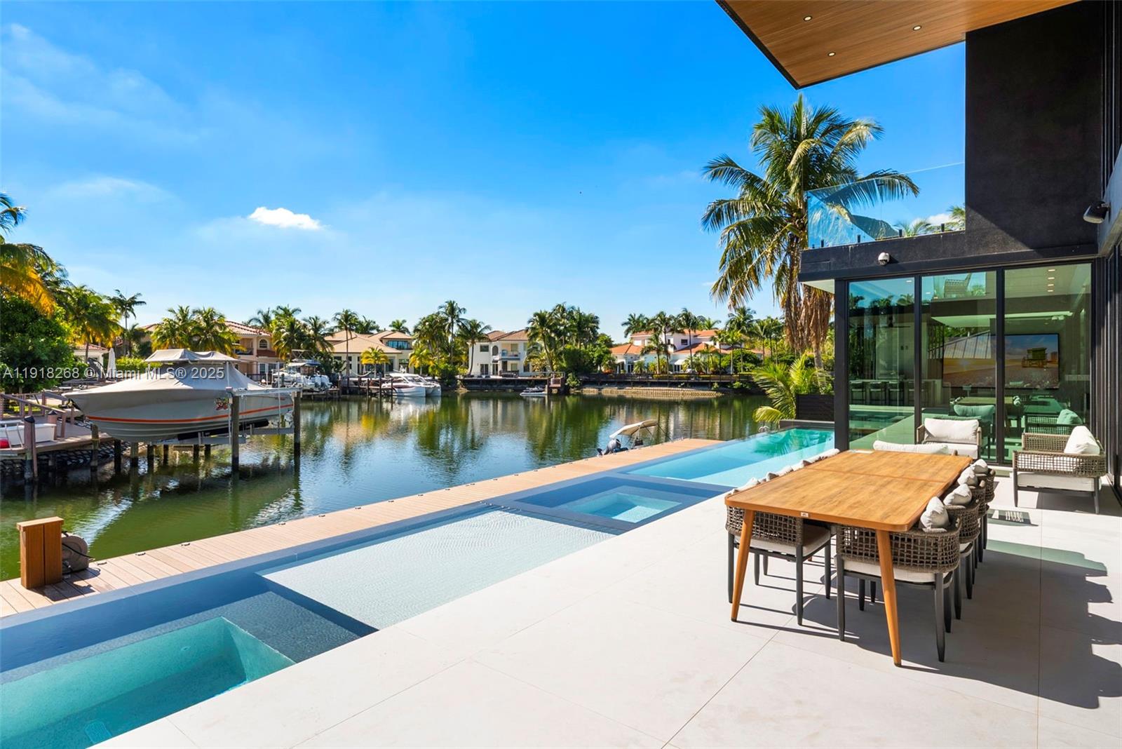 1102 Washington St Hollywood, FL 33019