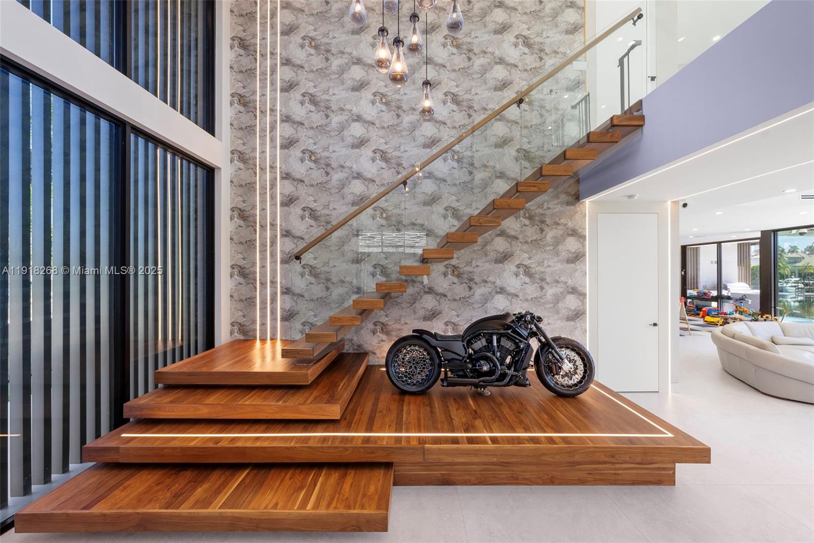 1102 Washington St Hollywood, FL 33019