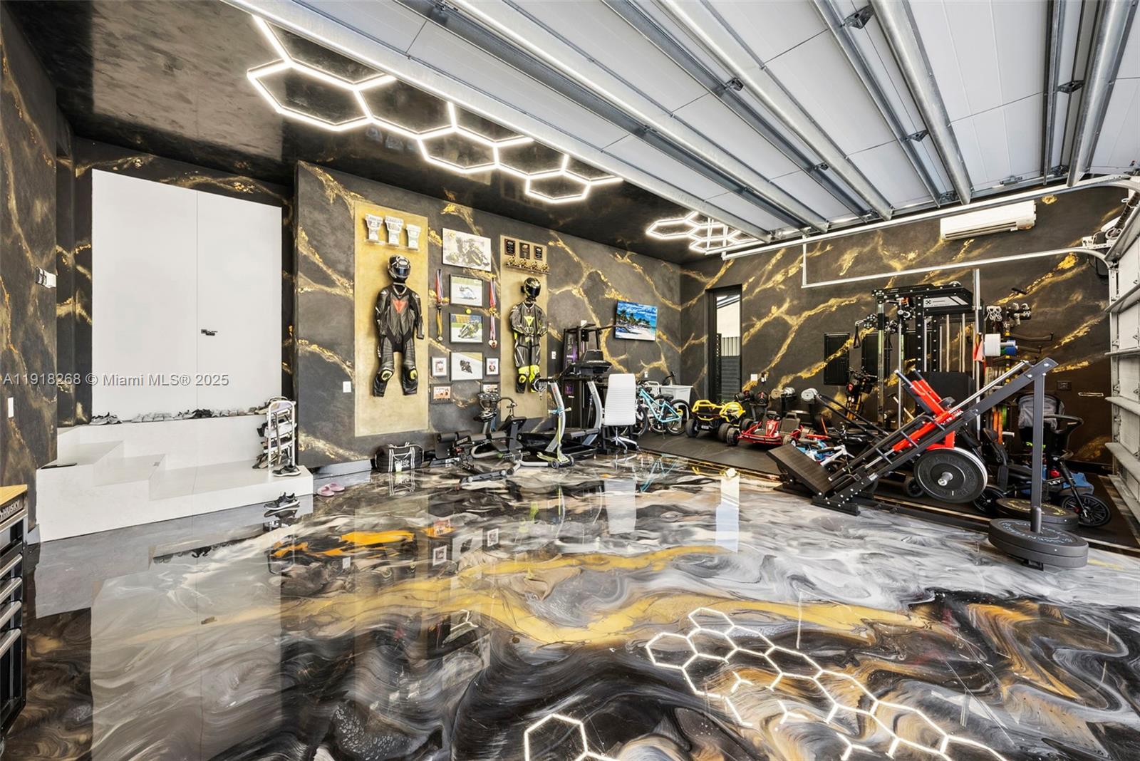 1102 Washington St Hollywood, FL 33019