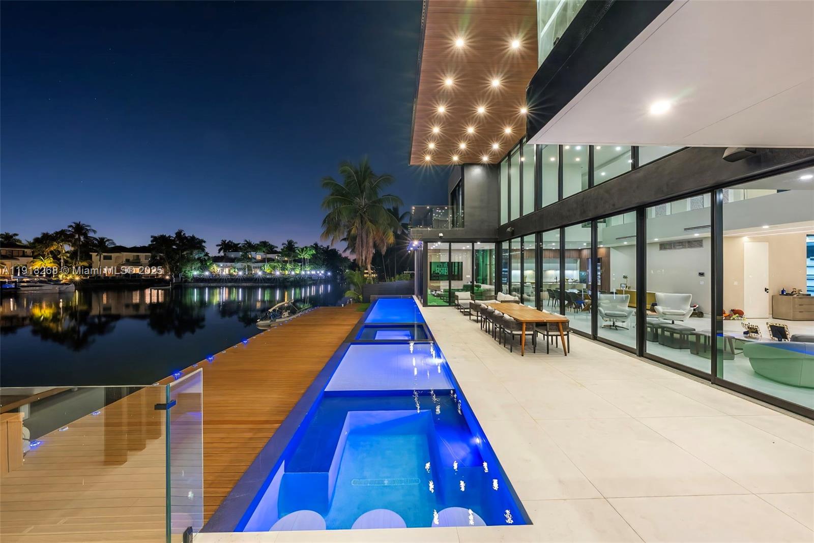 1102 Washington St Hollywood, FL 33019