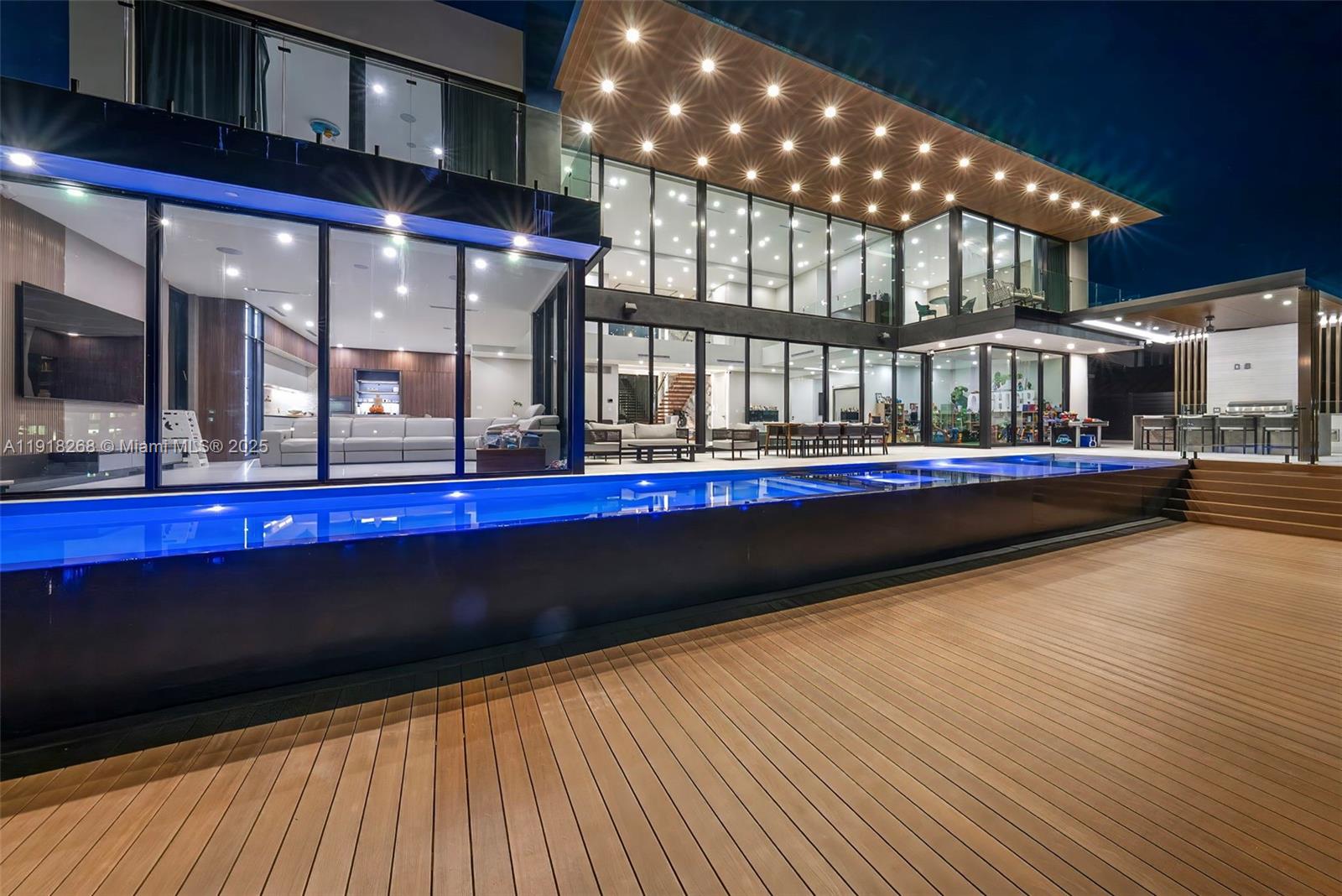 1102 Washington St Hollywood, FL 33019