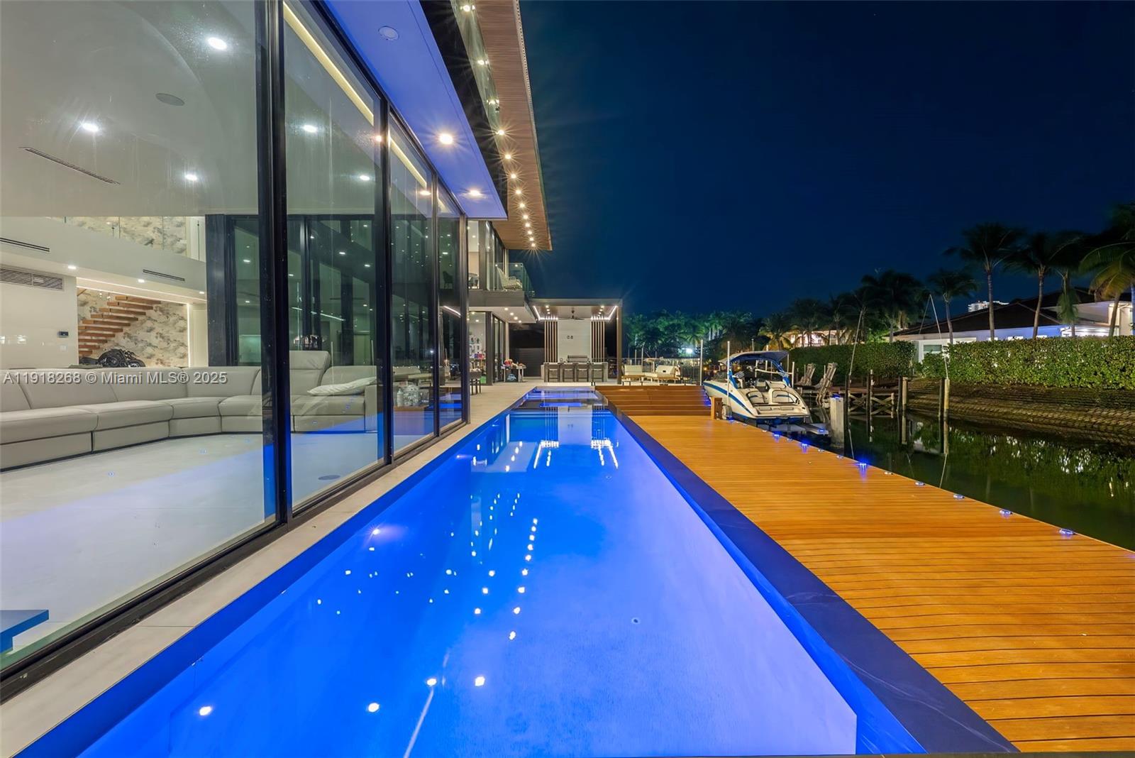 1102 Washington St Hollywood, FL 33019