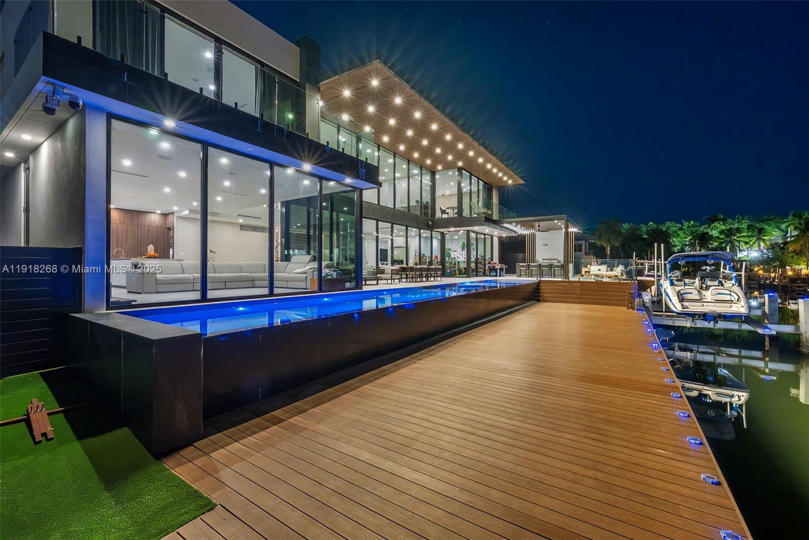 1102 Washington St Hollywood, FL 33019