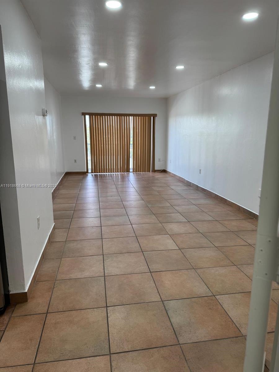 5731 NW 37th St #407