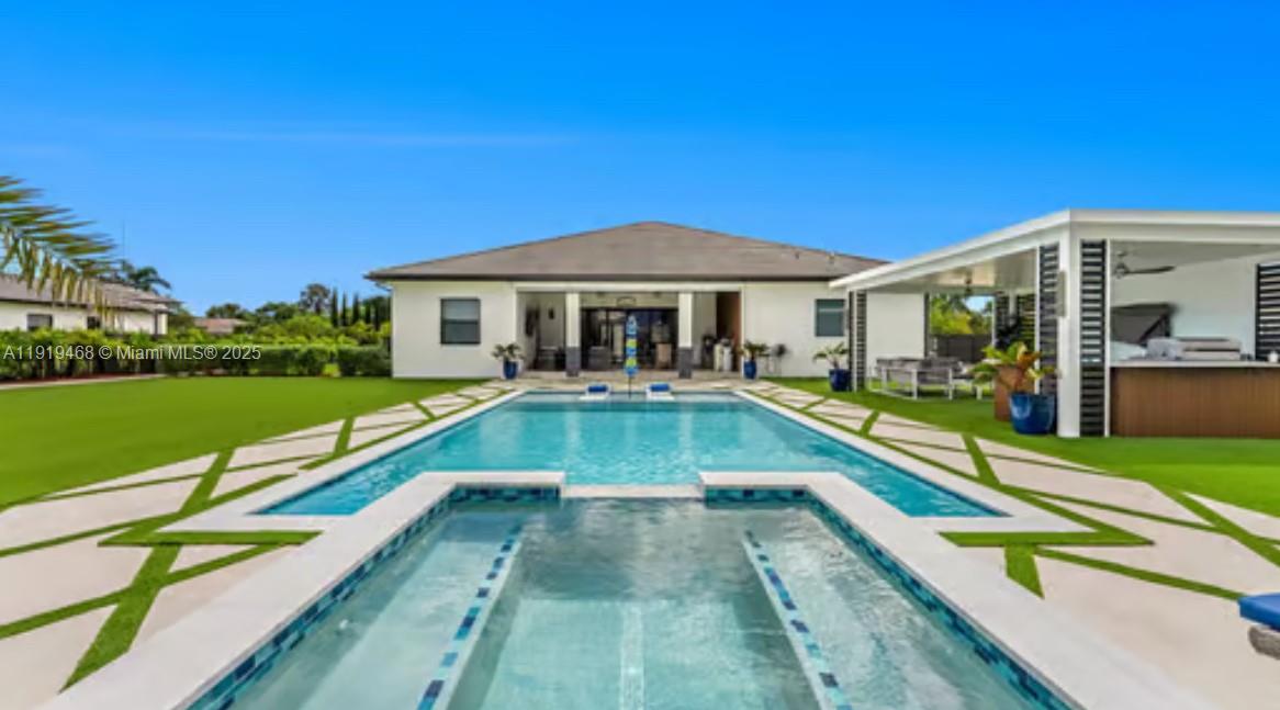 18261 SW 224th St Miami, FL 33170