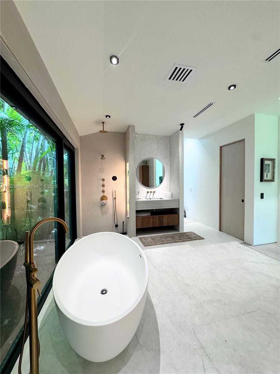 Undisclosed Address Miami, FL 33138