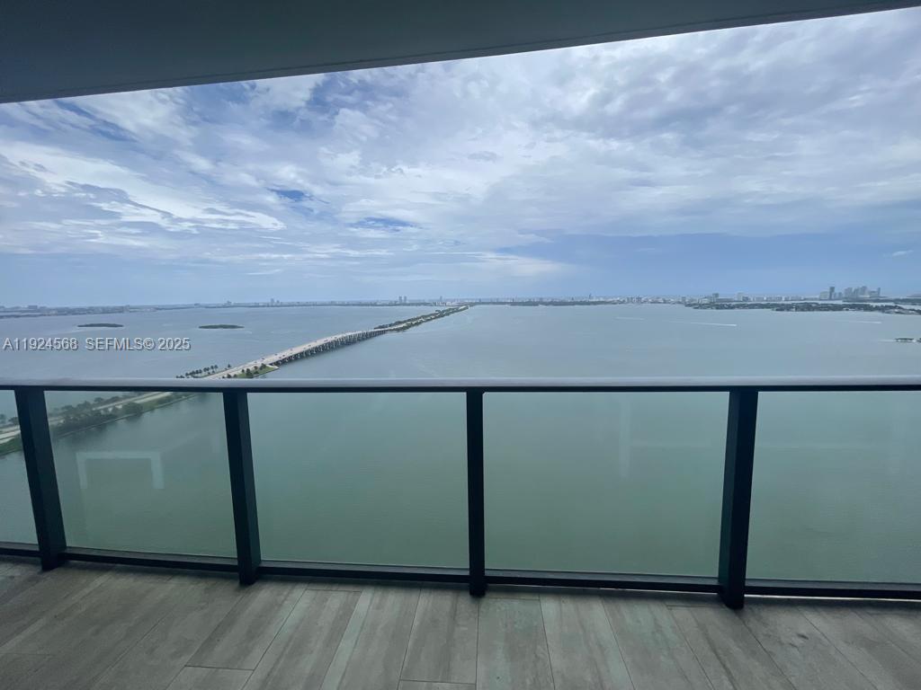 3131 NE 7th Ave #3802